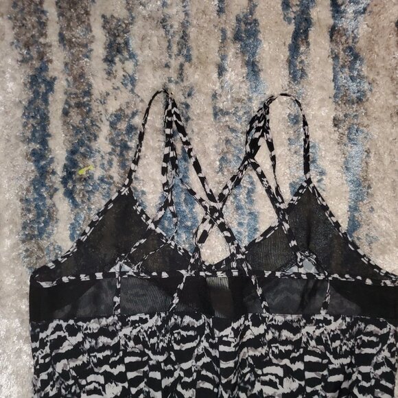 FABLETICS Dash Black White Sandstorm  || Small || GUC - Picture 8 of 15